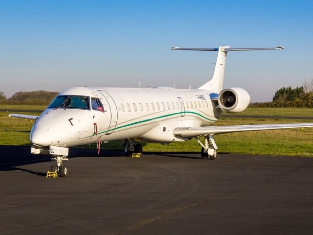Heading to Paris with the Amelia Pau-Orly route twice a day